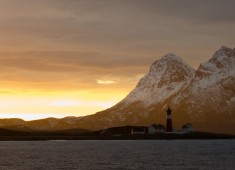 Tranøy lighthouse seen from Vestfjord. Photo: Stefan Linnerhag