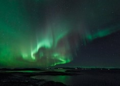 Northern-lights(Aurora borealis) over Vestfjord from Tysnes. Photo:Stefan Linnerhag